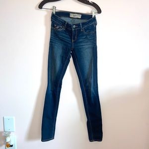 Hollister dark blue wash denim skinny jeans
